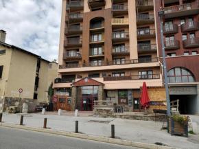 Le Panoramic, Les Angles